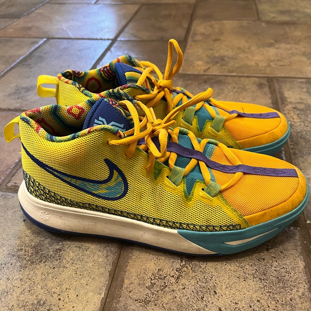 Youth Nike Kyrie Flytrap 6 Kaleidoscope